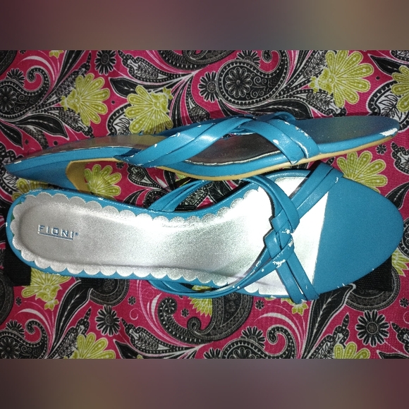 Fioni Strapless Heels - Picture 15 of 15